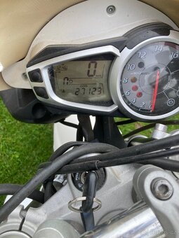 Triumph street triple 675 R - 3