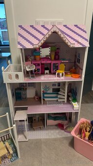 Dřevěný domeček pro Barbie - 3