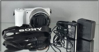 Sony A 5100 + 16-50mm DSLMFull HDVWIFI950 Exp. - 3
