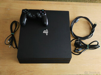 PlayStation 4 PRO + příslušenství - 3
