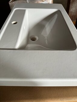 Umyvadlo bílé Villeroy & Boch - 3