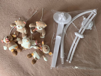 Kolotoč nad dětskou postýlku - 3