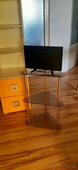 Odkladaci stolek sklo  v 82 cm,h33cm,s53cm - 3