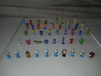 STIKEEZ  Šmoulové a jiní za 45ks nebo sestava A , B - 3