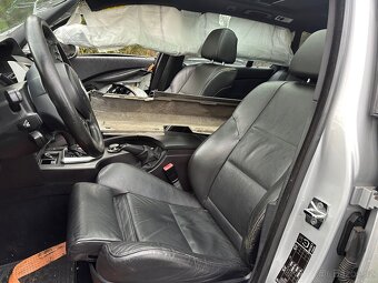 BMW e61 530d M-paket (díly) - 3