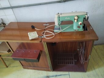 Šicí stroj Lada 236/1 - 3