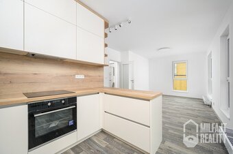 Pronájem, Byty 2+kk+2 balkony + parkovací místo, 65 m2 - Li - 3