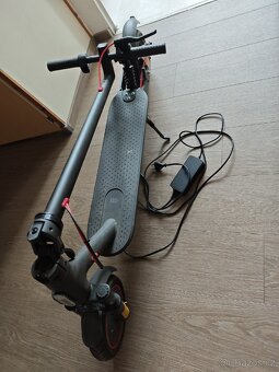 Celoodpružená Xiaomi Mi Electric Scooter PRO - 3