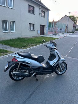 PIAGGIO BEVERLY 500 - 3