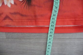 dívčí šaty vel. S - 3