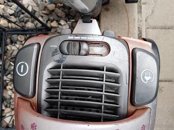 Bezsackovi vysavače Philips PET - 3