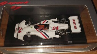 F1 Hesketh 308C #24 James Hunt 1975 Spark S2238 1:43 - 3