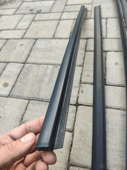 BMW E34 spodní lišty dveří top stav - 3