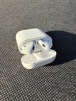 Airpods 1, Gen.1 - sluchátka - 3