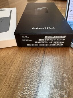 Samsung Galaxy Z Flip 6 - 3