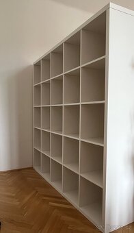 REZERVACE Knihovna/ policový díl Ikea Kallax 5x5 - 3