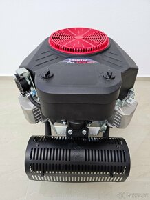 Dvouválcový motor Loncin 22HP - 3