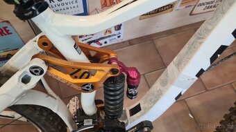 Celoodpruzene horske kolo Giant - 3