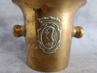 Krásný starý mosazný hmoždíř s erbem a tloikem - 3