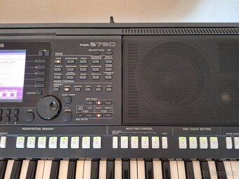 Yamaha PSR-S750 - 3