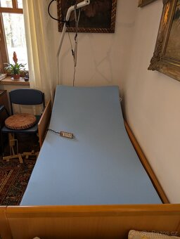 Zdravotní polohovací elektrická postel - 3