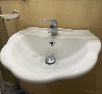 Umyvadlo včetně baterie - 3