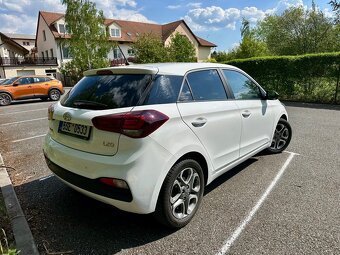 Hyundai i20 SMART 1.2i 55KW ČR - 3