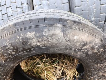 Pneu 225/75 r17,5 - 3