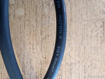 Kabel se zásuvkou 1m - 3x1mm - 3