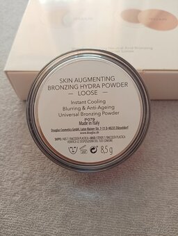 Sypký bronzer Douglas - 3