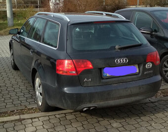 Audi A4 Avant 2,0 TDi - černá - 3