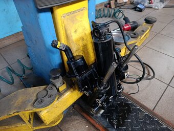 Trim Mercury dvou pístý 135 HP a výše - 3