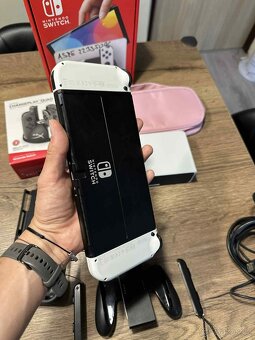Nintendo switch OLED + skvělé příslušenství - 3