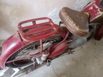 Jawa pérák 250 komunista - 3