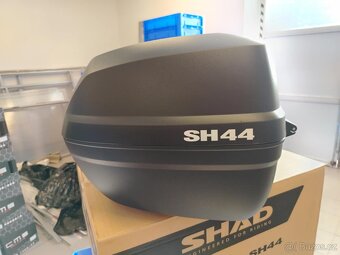 nový plastový kufr na motorku SHAD SH44 - 3