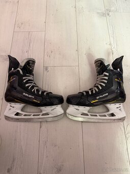 HOKEJOVÉ BRUSLE BAUER SUPREME M5 PRO VEĽKOSŤ 6,5 fit1 - 3