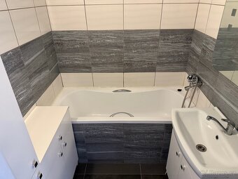 Prodej prostorného bytu 3+1 (78 m²) v Teplicích - 3