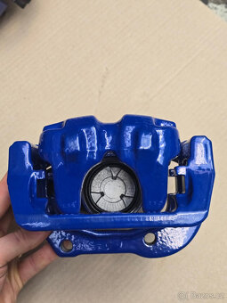 BMW F10/F11 Velké brzdy po generálce, prášková barva - 3