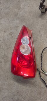Mazda 5 zadni svetla - 3