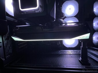 AMD Radeon RX 9070 XT, XFX MERCURY - Spěchá - 3