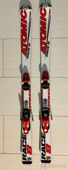 Prodám dětské lyže Atomic Race 8 120 cm, radius 10,5m. - 3