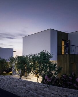 CHORVATSKO: Šibenik – luxusní samostatně stojící dům s bazén - 3