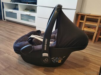 Základna isofix + autosedačka(vajíčko) Maxicosi + 2x fusak - 3
