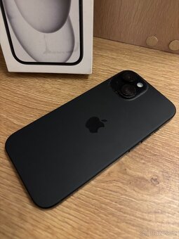 iPhone 15 128 GB černá - 3