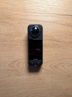 Insta360 X4 + 220 cm tyč + DJI mount redukce - 3