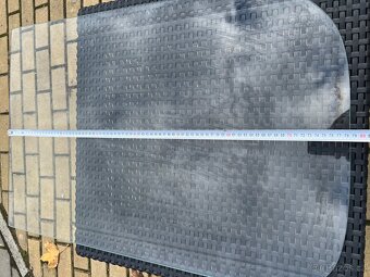 Prodám čelní a zadní sklo kabiny Praga V3S - 3