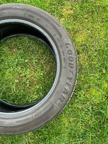 Prodám letní pneu goodyear 205/55 R17 - 3