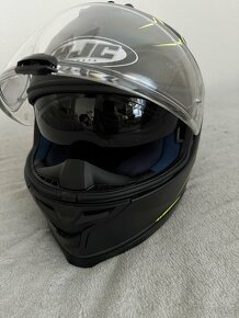 Helma na motorku HJC - 3