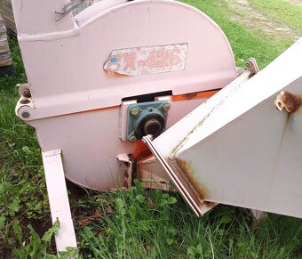 Štěpkovač BX-42S za malotraktor do průměru 10cm - 3