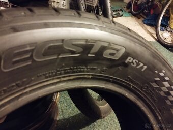 Pneu 205/60/16.Nova Kumho - 3